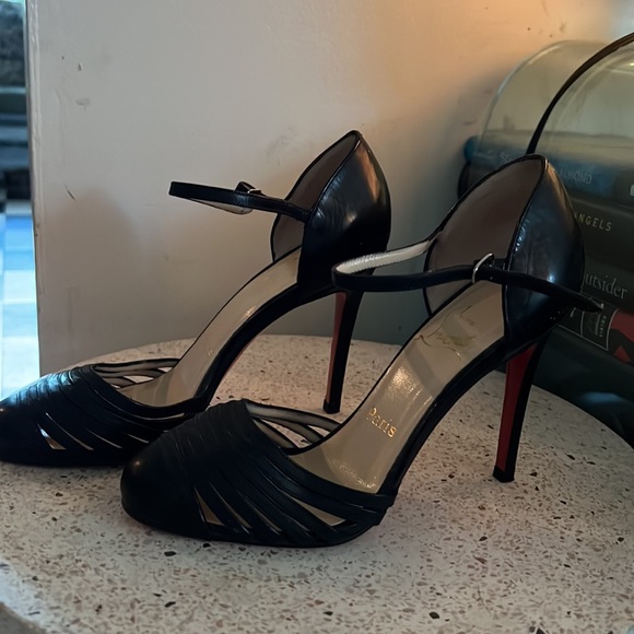 Christian Louboutin high heel shoe size 6 - Picture 2 of 5